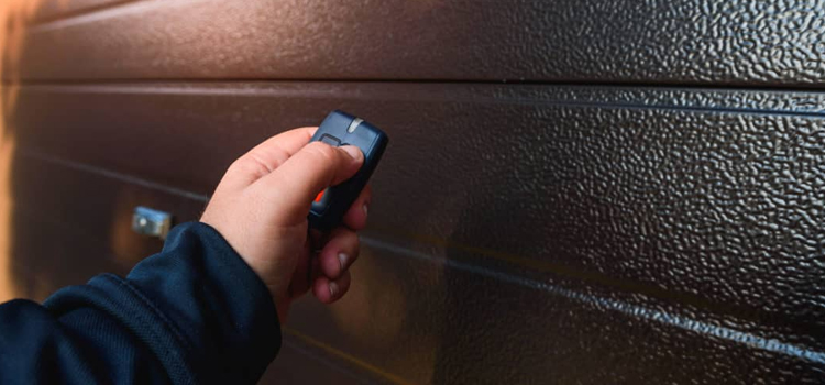 automatic door opener with remote control in Miami Gardens