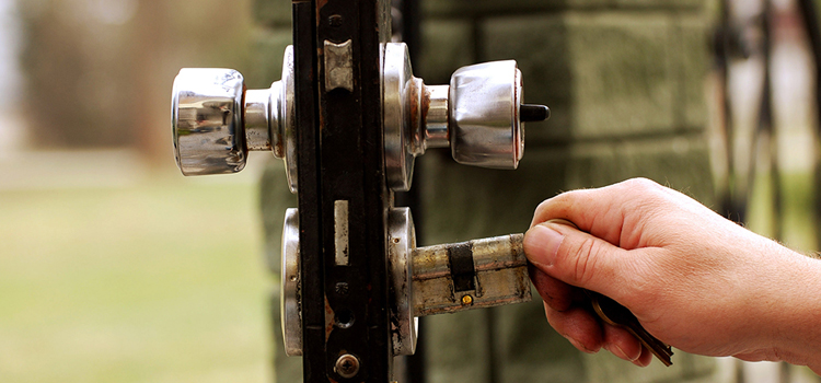 front door latch repair Miami Gardens